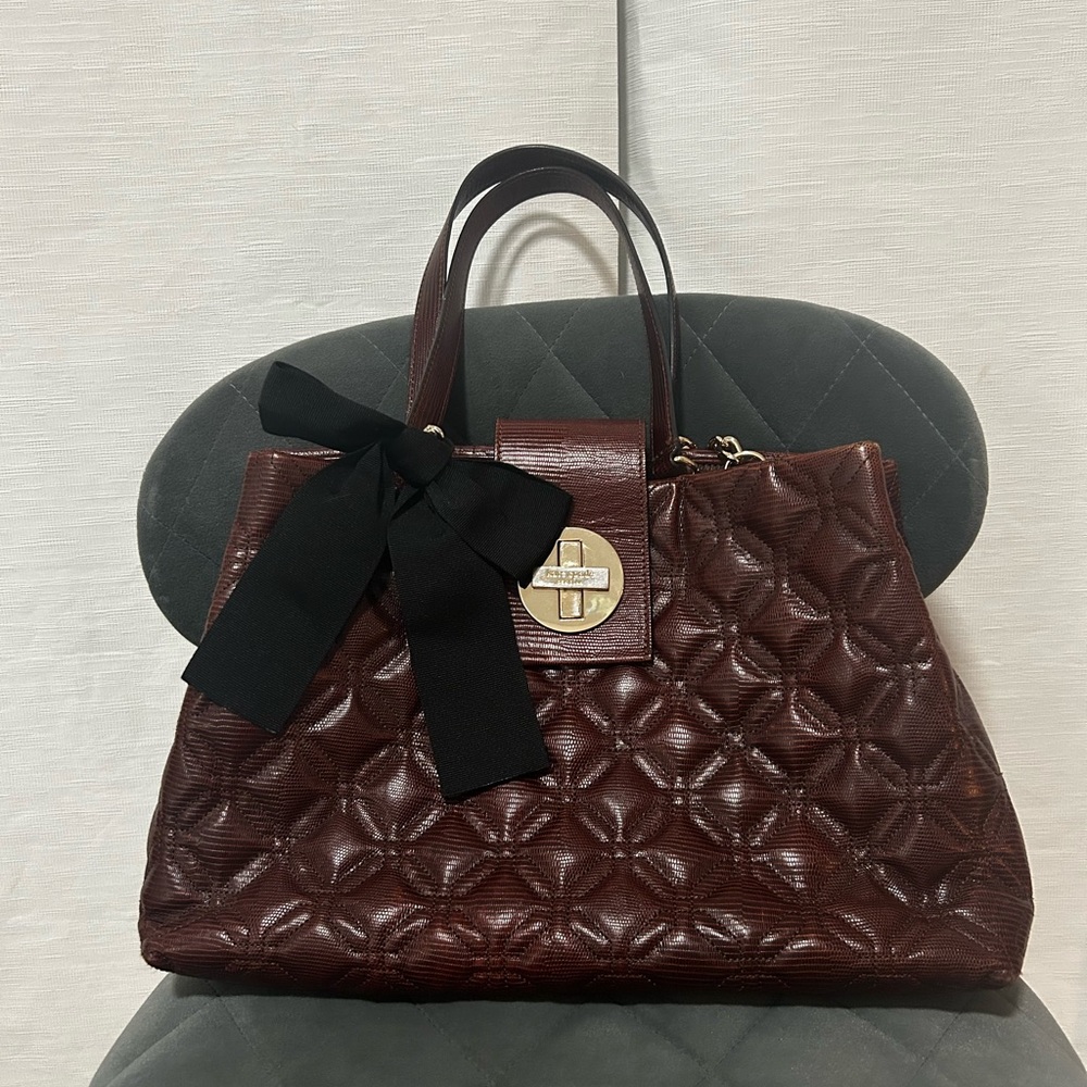 Elegant Brown Handbag with Black Bow